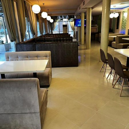 Apartments Devora 1 & Bar & Restaurant 瓦爾納 外观 照片